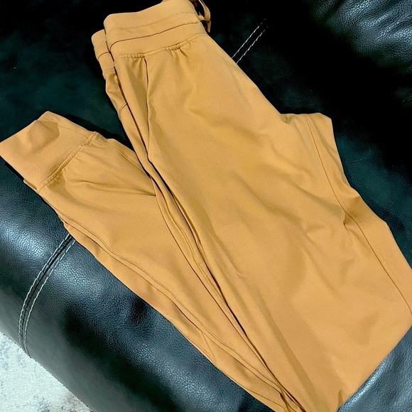 ZYIA Camel Ascend Joggers - Picture 1 of 1